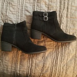 Cute American Eagle black ankle boots